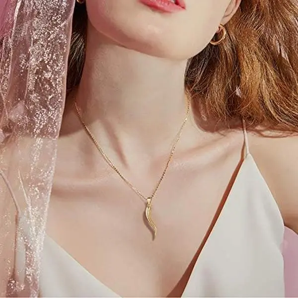 FaithHeart Italian Horn Pendant Necklace for Women, Hypoallergenic Cornicello Protection Amulet, Dainty Lucky Charm, Exquisite Jewelry Birthday Gift, Birthday Gift Jewelry, Exquisite Jewelry Gift