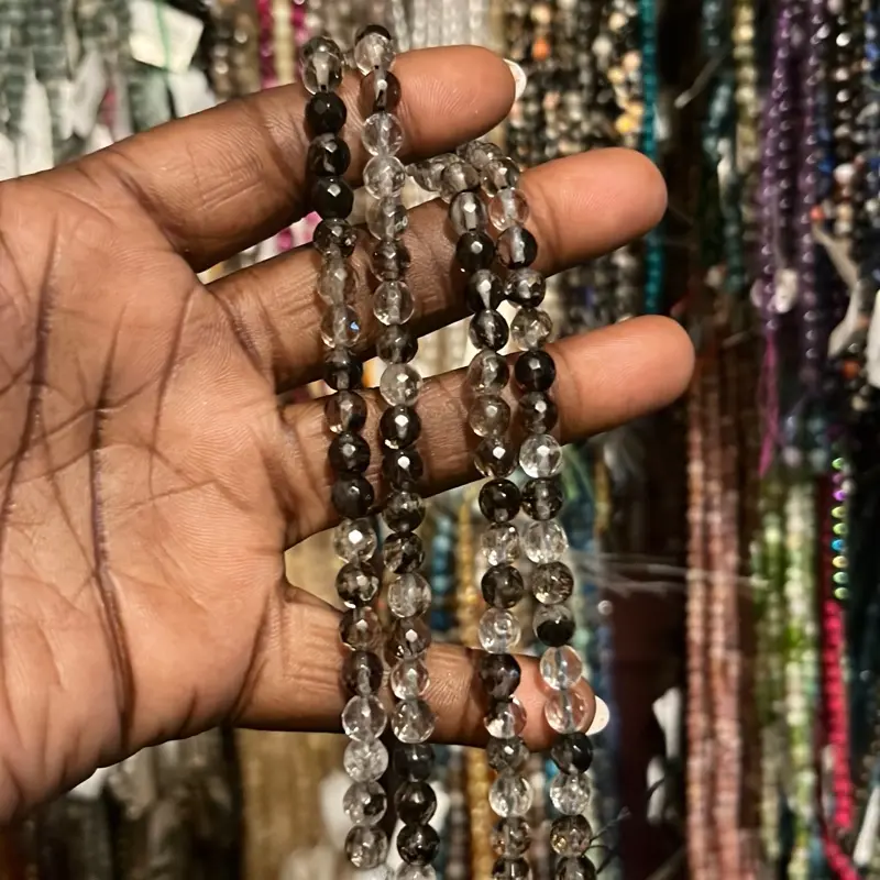 Faceted smoking cherry