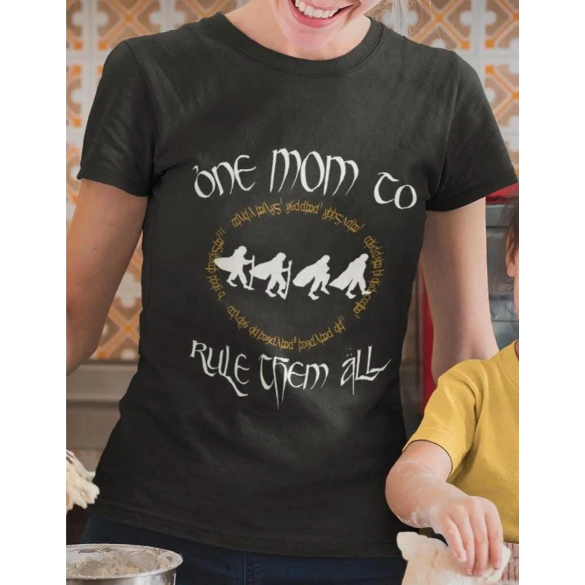 One Mom To Rule Them All LOTR Vintage T-Shirt, Lord of the Rings Retro Tolkien Hobbit Sweatshirt