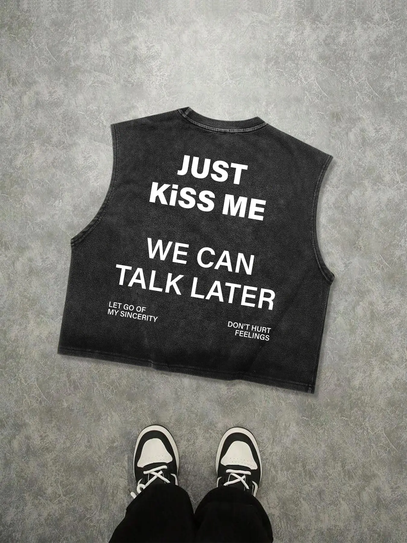 Men's Washed Sleeveless Crop Top with "JUST KISS ME" Print, Vintage Distressed Cotton Tank Top, Streetwear Casual Sleeveless Vest