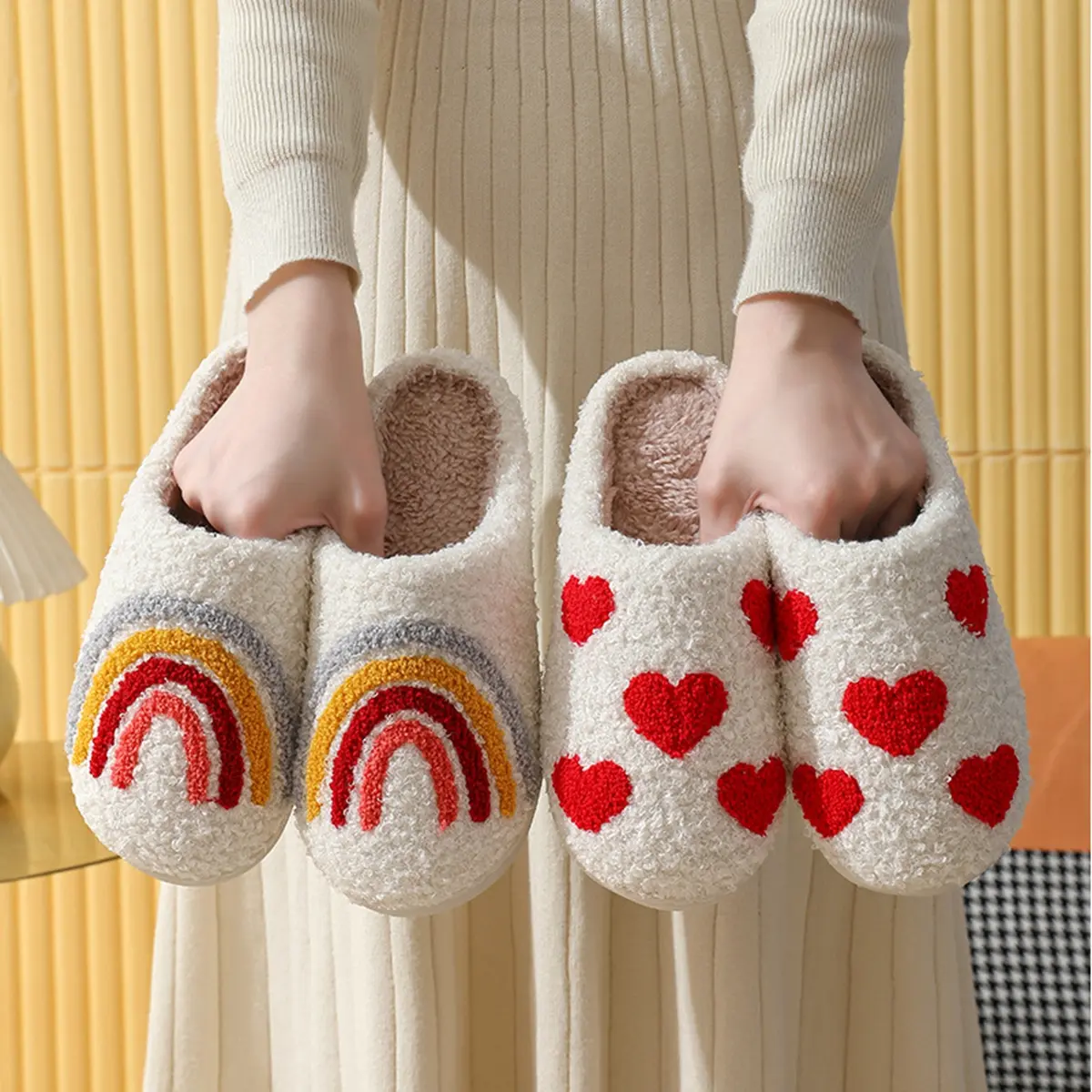Women's Heart & Strawberry Print Slippers, Cozy Plush Memory Foam Slip-Ons, Anti-Slip Casual Indoor Footwear, Soft Rubber Slippers, Sweet, Valentine's Day, Slip On