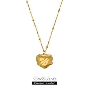 Gold Hug Heart Necklace for Women, Waterproof Stainless Steel Adjustable Chain, Meaningful Gift Jewelry, Dainty Fashion Jewelry, Gifts for Women, Cute Gifts for Girlfriend, Necklaces for Women