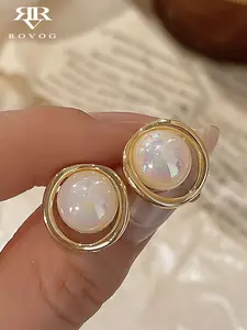 A pair of elegant, simple, geometric, exquisite and small pearl-like mermaids designed stud earrings that are perfect for women's daily commutes High Quality Earrings Faux Pearl Jewelry