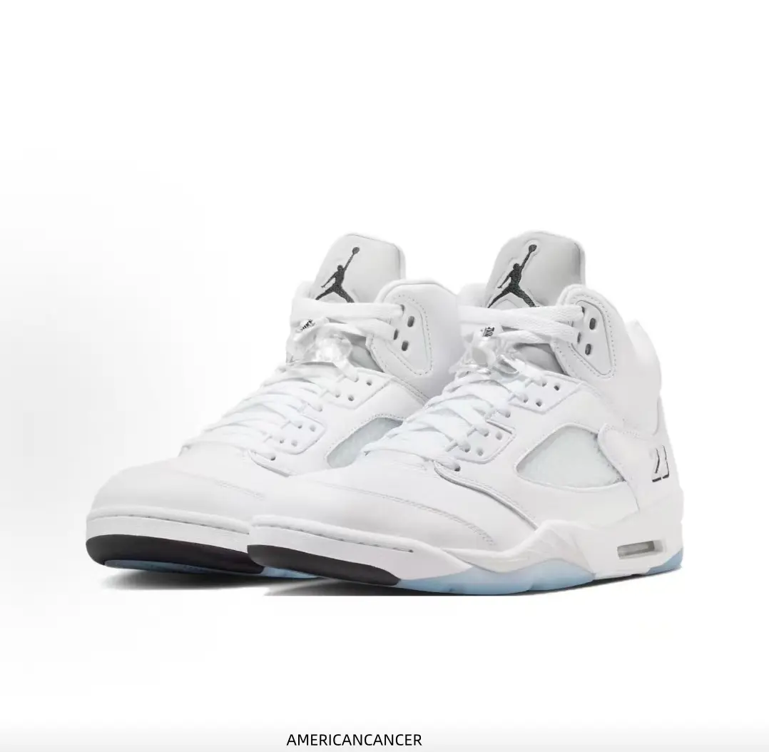 All‑White High‑Top Retro Basketball Sneakers for Men Women, Smooth Upper, Cushioned Midsole, Clear Ice Rubber Outsole, Fashion Streetwear Footwear for Casual Sports Daily Street Outfits