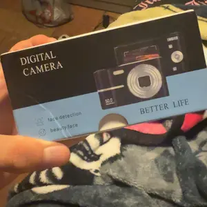 Product Review of FHD 1080P Digital Camera with SD Card, 16X Digital Zoom Camera, Portable Mini Camera for Teenagers Students Boys Girls, Point and Shoot Camera for Gifts, Tech Gadgets, Gift from 7**l