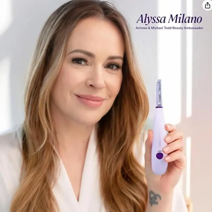 Sonicsmooth At-Home Sonic Dermaplaning System by Michael Todd Beauty | 2-in-1 Peach Fuzz Removal & Sonic Exfoliation for Smoother, Softer, More Radiant Skin | 8 Weeks of Dermaplaning Blades | Dermatologist Approved, Safe for Sensitive Skin, 3 Speeds