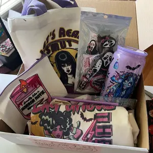 Vintage monster babe box - Choose Your Side T-Shirt and Get a 20oz Tumbler, Glass, Plastic, or Frosted Drinkware - Bottles, Gifts, Cup, Mugs