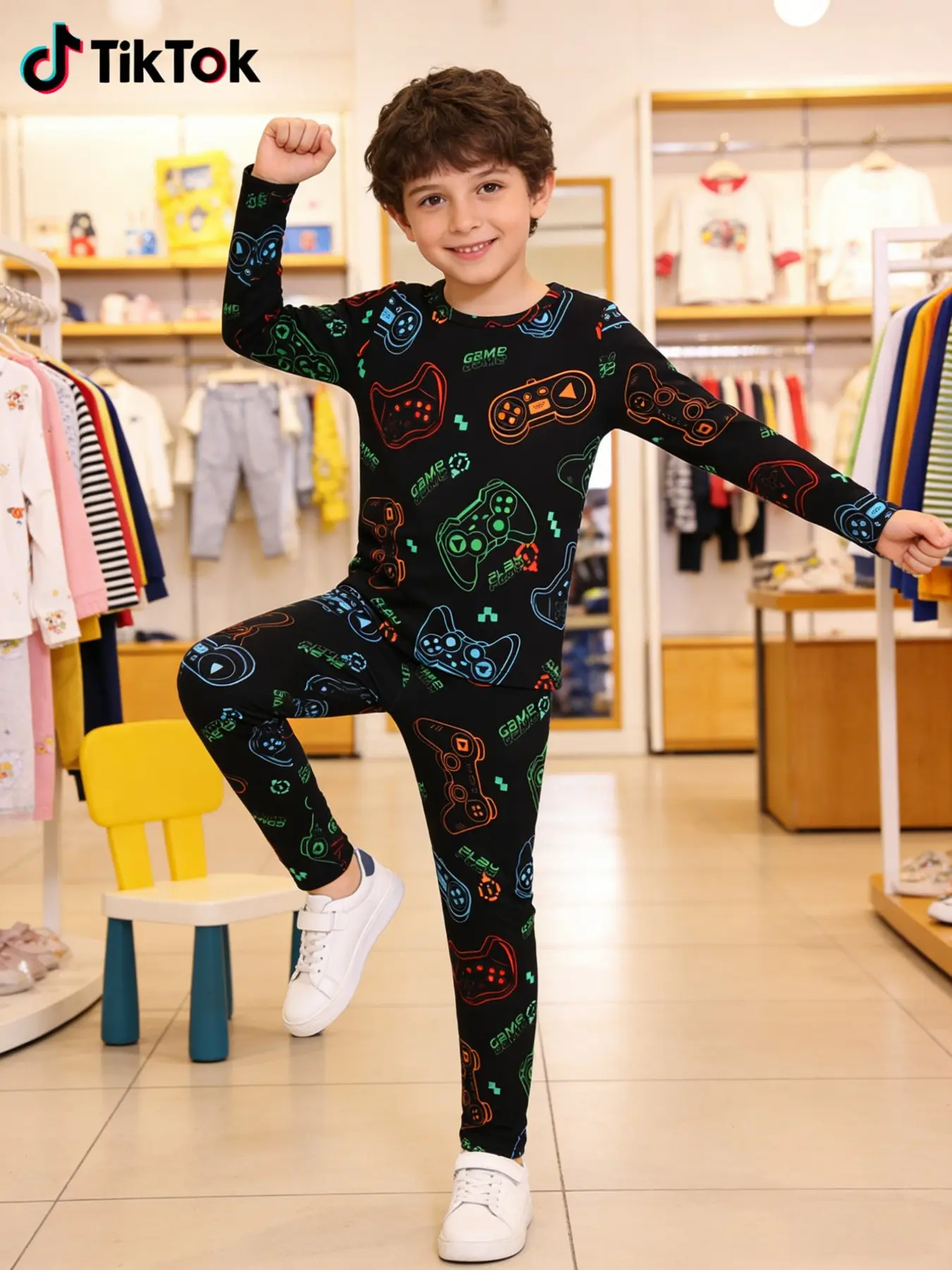 Boys' Electronic Game Controller Print Long Sleeve Pajamas, Comfortable Fit Sleepwear, Fun Gaming Theme Nightgown for Kids