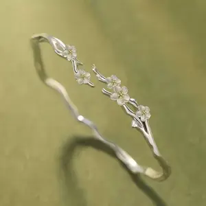 Jasmine Flower Open - Fashion Adjustable, Elegant Luxury Item for Women, Perfect Valentine's Gift, Suitable for Formal Occasions, Minimalist Design