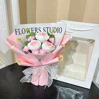 3 gradient pink roses + puff