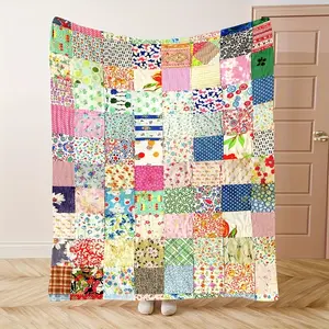 Retro print patchwork flannel blanket - With vibrant printed designs, it is soft, warm and comfortable, suitable for use throughout the year.