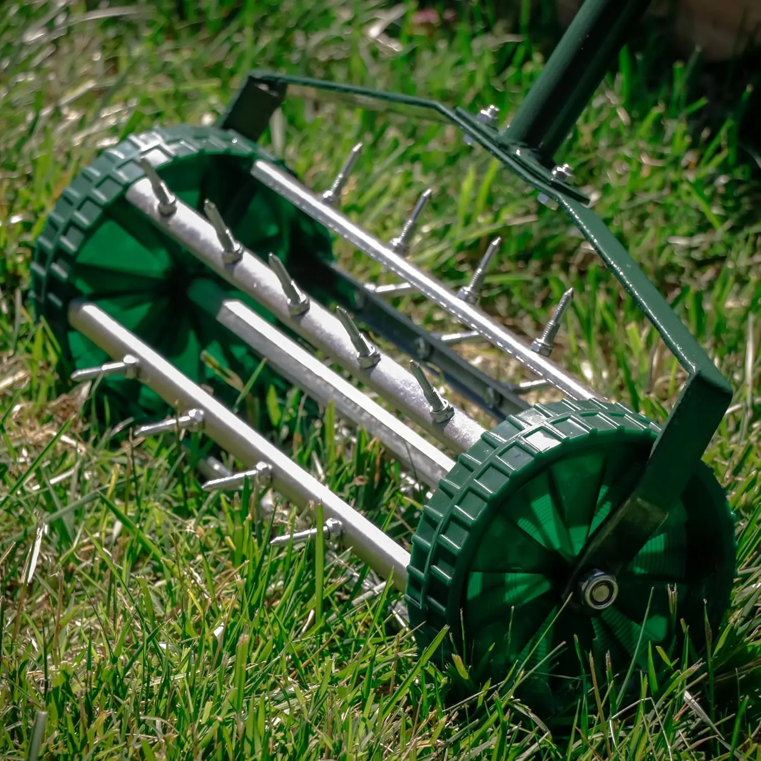 Heavy Duty Rolling Lawn Aerator,Rolling Lawn Aerator, Rotary Push Tine Spike Soil Lawn Aerator Gardening Tool with 3-Piece Long Steel Handle for Garden Yard Grass Maintenance,Garden Yard Rotary Push