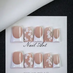 10-Piece Sweet Duckbill French False Nails, Simple 3D Floral Nail Art, Flowers with Shiny Rhinestones, Perfect Gift for Women and Girls