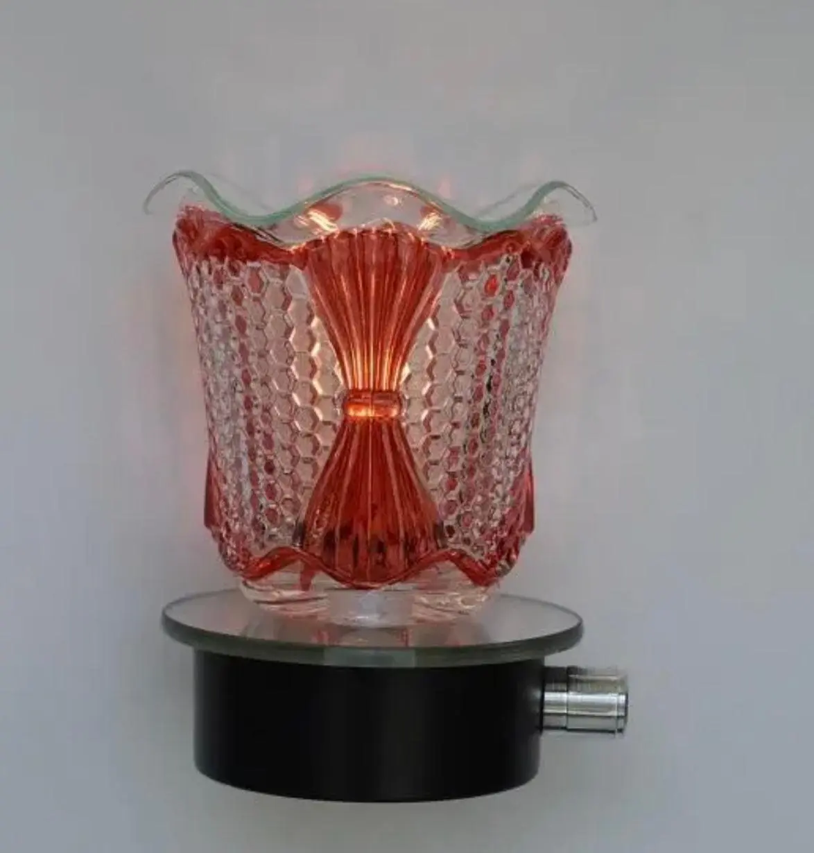 Red Plug in Oil Scented Fragrance Aroma Perfume Burner with Glass Design for Your Favorite Oil