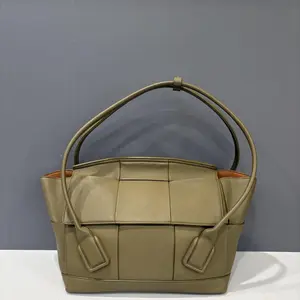 Pre-owned Bottega Veneta Leather Shoulder Bags Medium Arco Hammered Calfskin Kaki (kc030126b6)