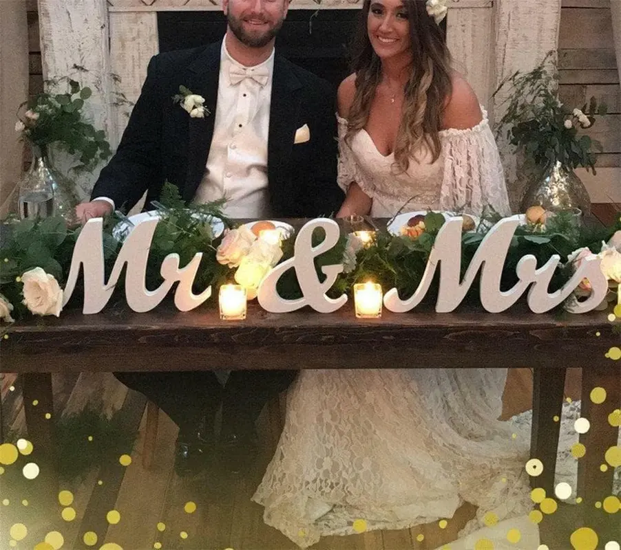 【Christmas Gift】Rustic Waterproof White Freestanding Wooden Mr & Mrs Letters Sign - Spray-Painted Indoor Decor, Valentine/Engagement Gift, Wedding Table Photo Prop, Decoration, Marriage Decor