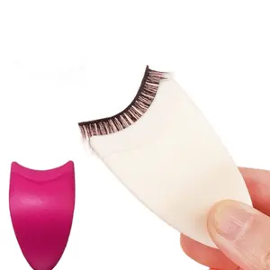 Cosmetic False Eyelash Assistant and Novice Makeup Tool Plastic Clip