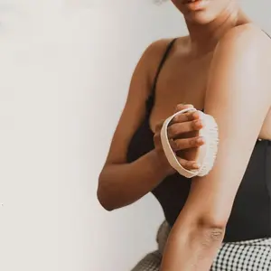 Round Dry Brush, Natural Bristle Body Brush for Showering, Skin Brush for Dry Brushing Bath and Exfoliating, Bathing Accessories, Body Scrubber