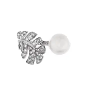 Pre-owned Chanel Plume De Chanel Ring 18K White Gold and Diamonds with Pearls by Rebag