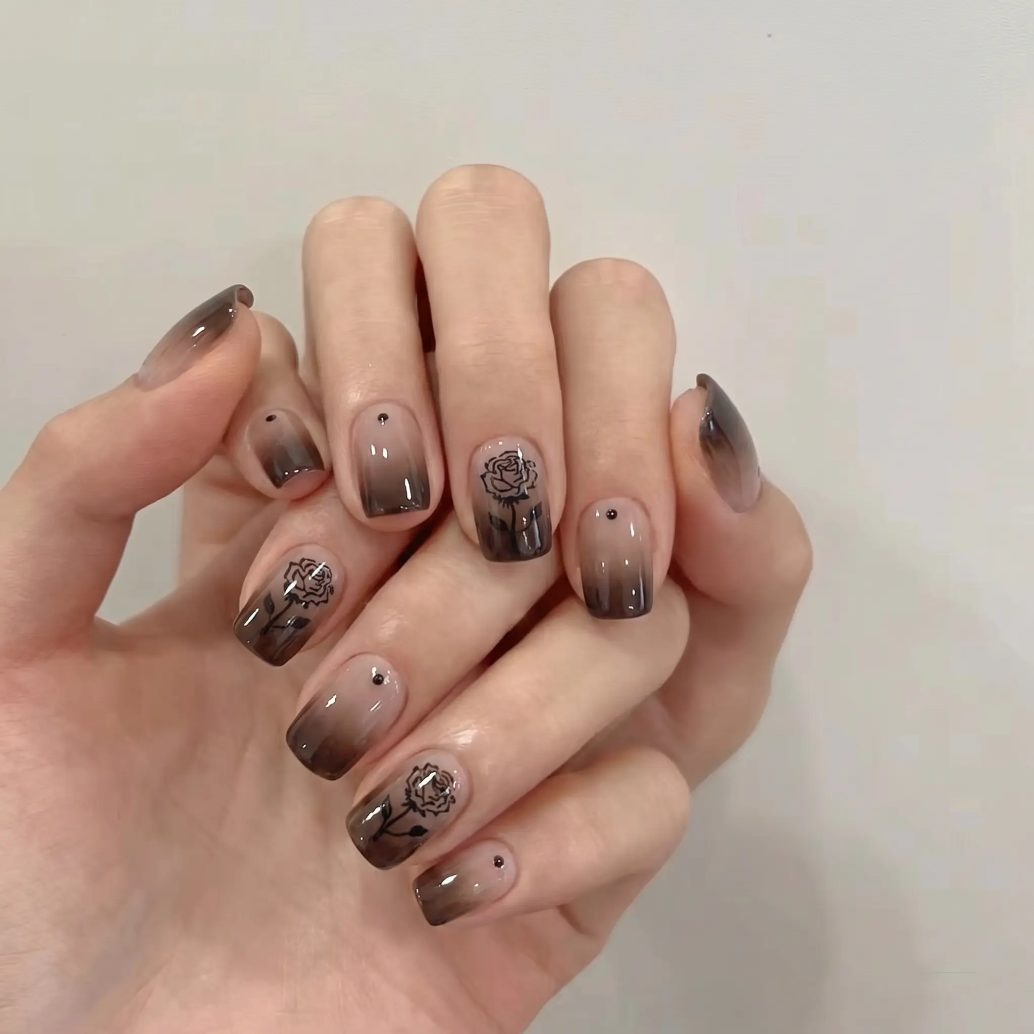 Dark Night Rose Chic Glossy  Short Press-On Nails 24Pcs - Reusable Complete Kit with Jelly Gel & Tools for Beginners (Nail Care Accessory), Nails Press On