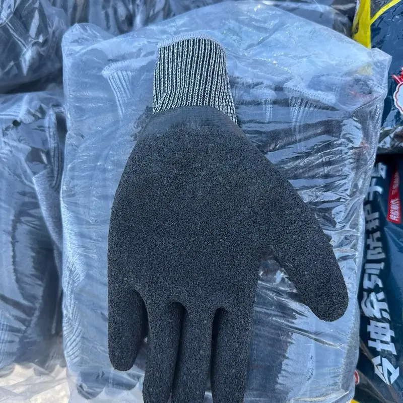 Non-slip, wear-resistant elastic gloves