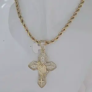 Cadena torcida 224 con pendiente de 242 Cruz unisex gold plated