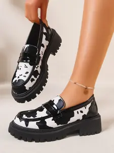 Women's Loafers Spring Autumn New British Style Zebra Print Cow Pattern Slip-On Casual Shoes Comfortable Driving Outdoor Travel
