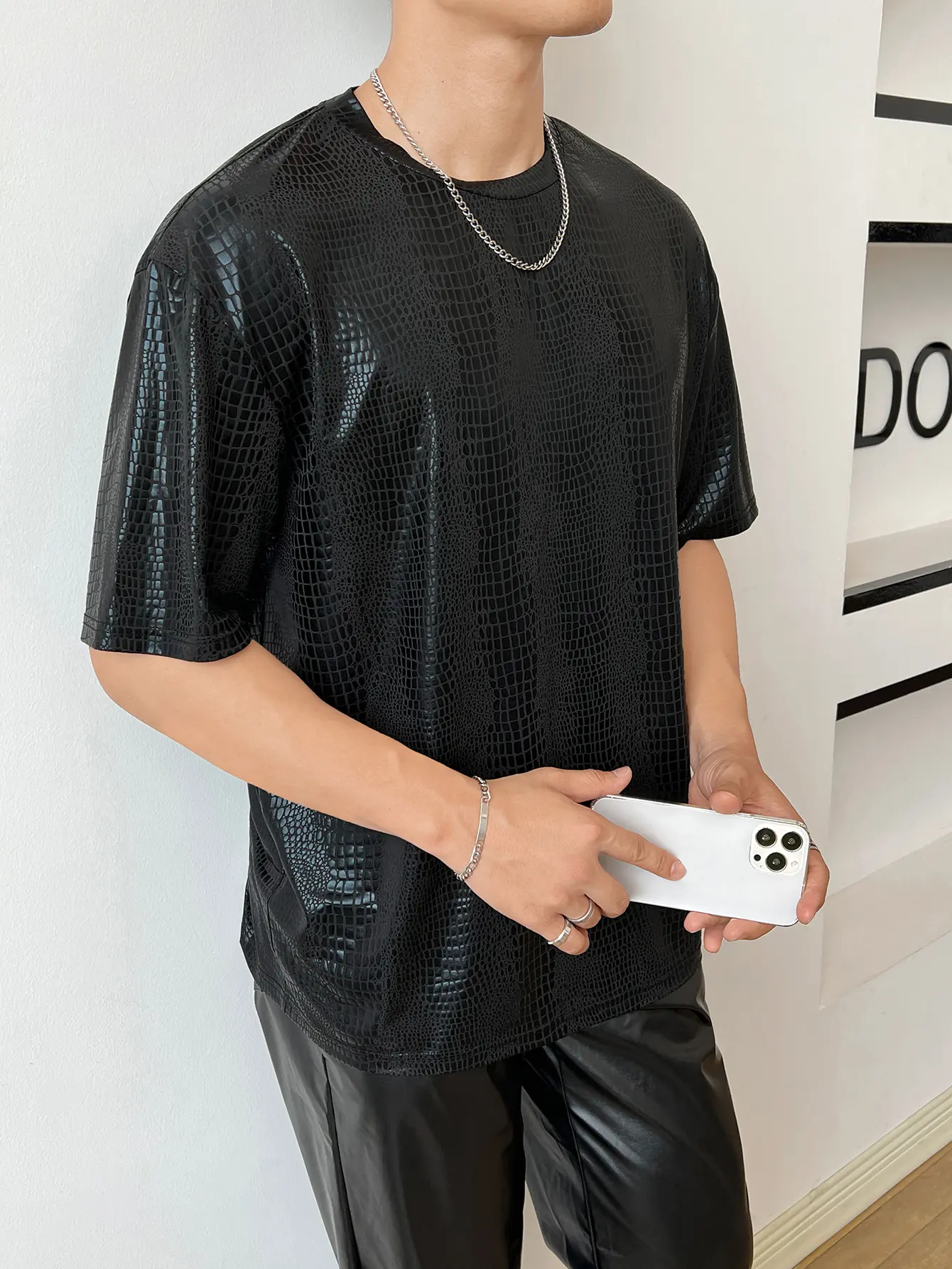 Men's Oversized PU Leather Printed Short Sleeve Round Neck