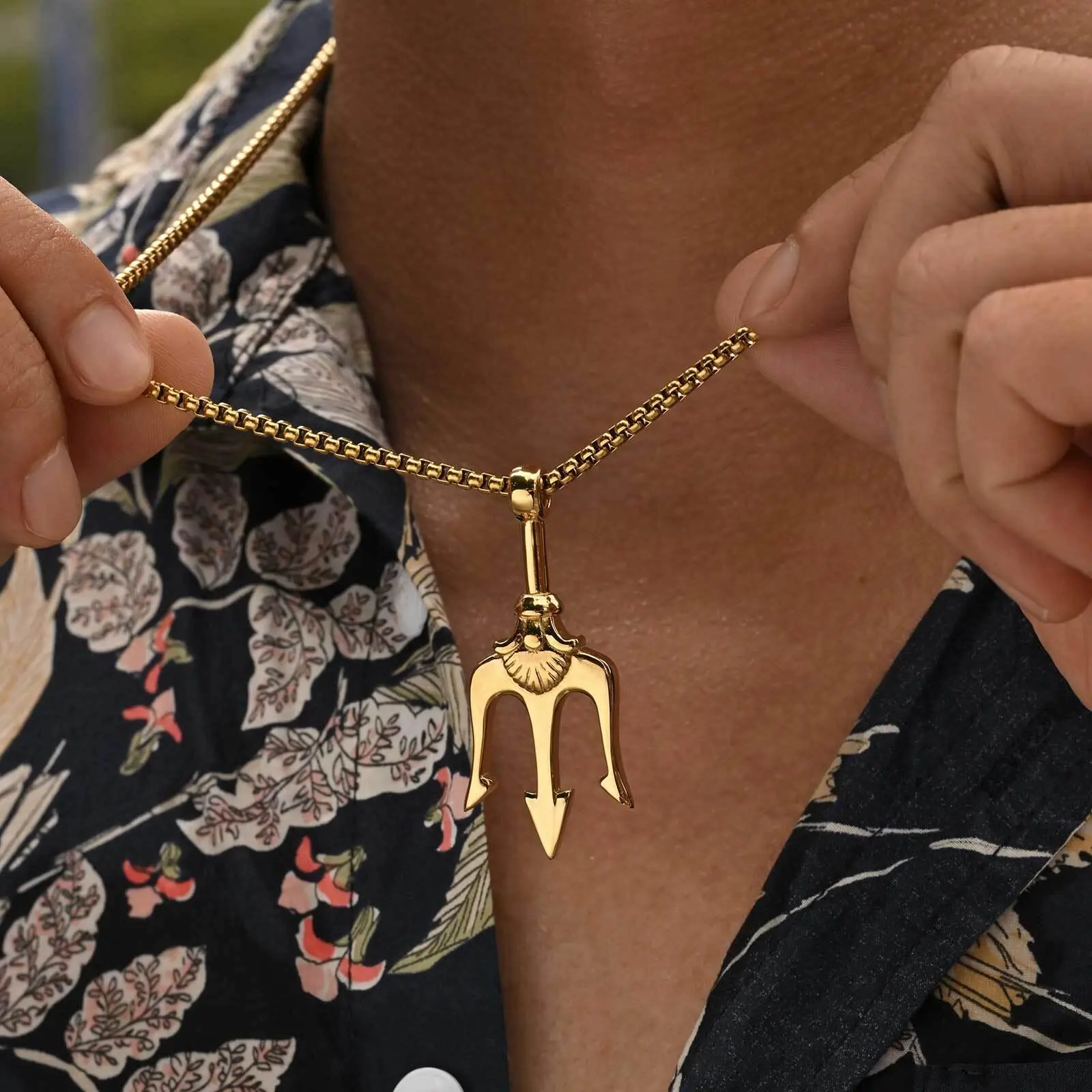 Vnox Men's Rock Punk Trident Pendant Necklace, Stainless Steel 60cm Length Box Chain, Hip Hop Metal Jewelry Accessory