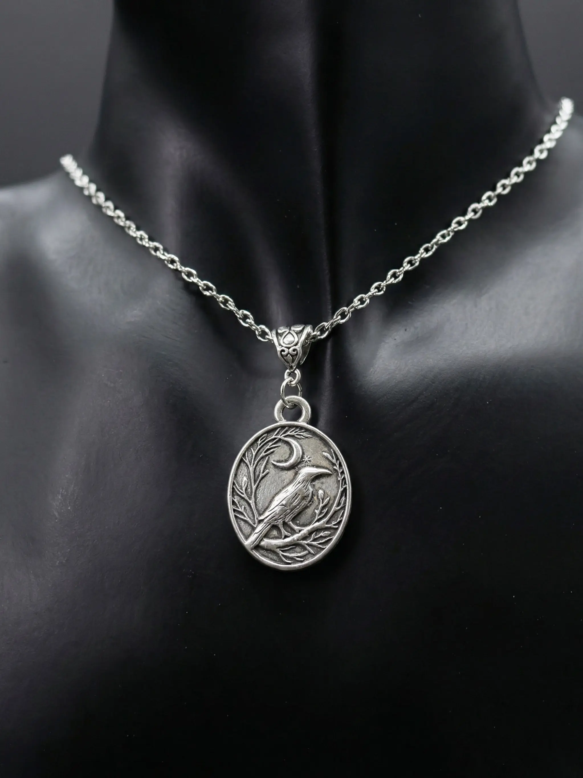Gothic Theme Raven Crescent Moon Necklace, Vintage Aesthetic Oval Crow Pendant, Wiccan Witchcraft Symbol Amulet Jewelry for Women Men Unisex Design, Punk Influence Dark Academia Gift, Edgy Fashion Statement
