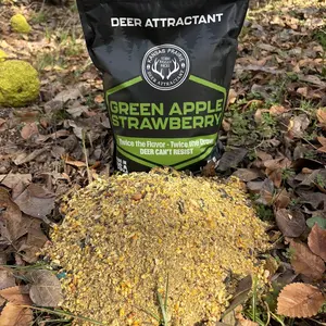 Green apple strawberry attractant Green apple strawberry attractant
