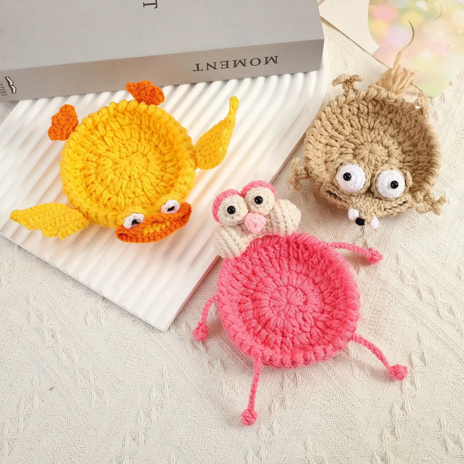 Handmade Crochet Cartoon Squirrel Round Coasters - DIY Knitting-Crochet Stress-Relief Heat-Insulating Anti-Scald Household Decorative Table Pads, Round Coaster, Stress-Relief Squirrel Coaster
