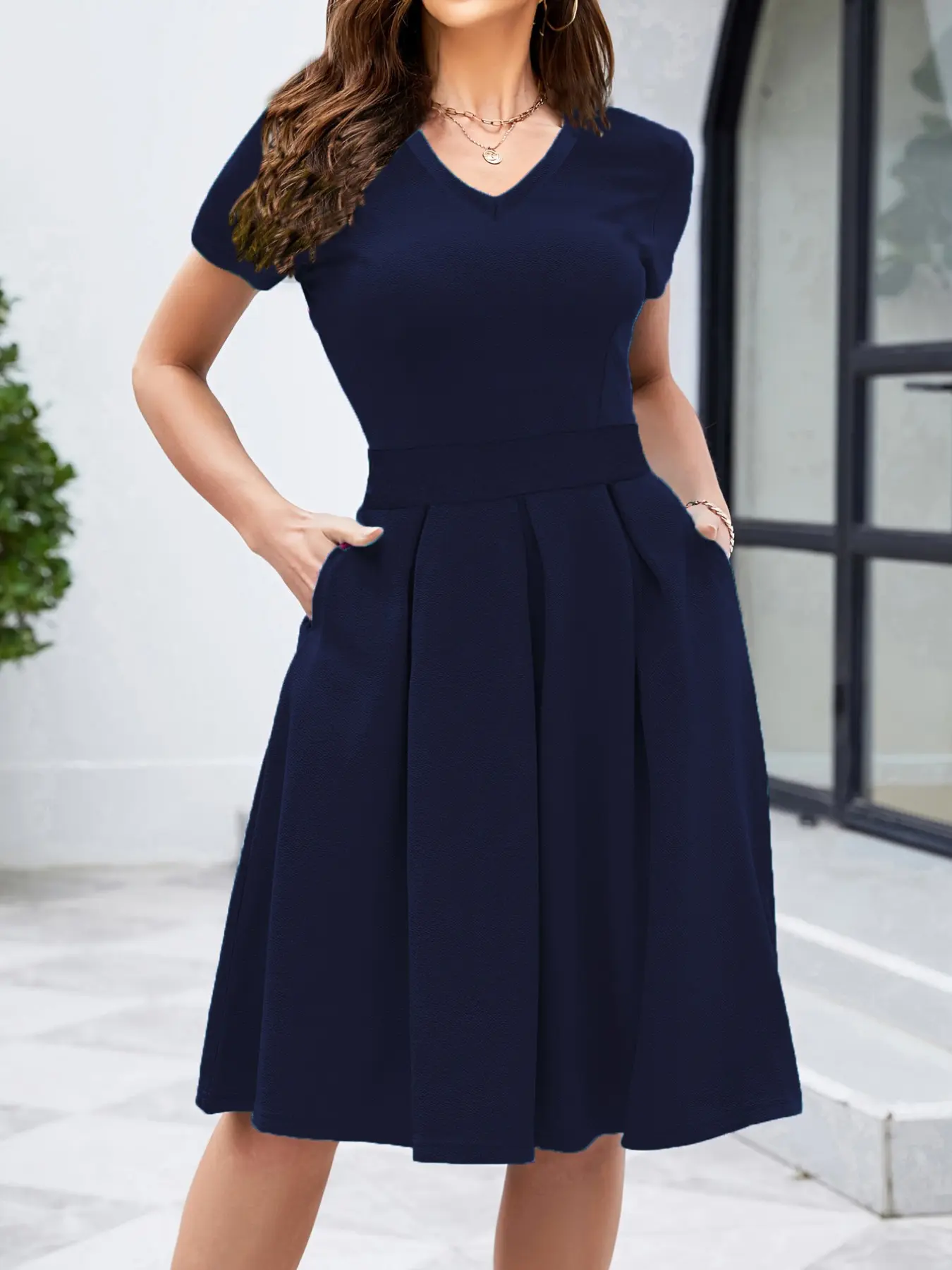 Women's Elegant Chic V-Neck Knee-Length Dress, Slim-Fitting Short Sleeve Formal Party Dress with Pockets, Classic Export Workwear Style for Office & Events Womenswear