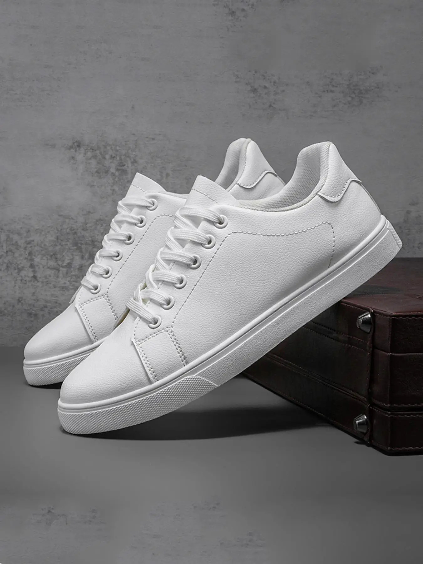 Men's Plain Lace up Low Top Sneakers, Casual Outdoor Sports Shoes, Trendy All-match Skate Shoes for Daily Wear, Trainer Walking Shoes