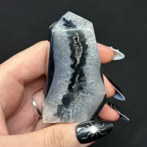 Black Agate | Meaning, Uses & Natural Stone Forms