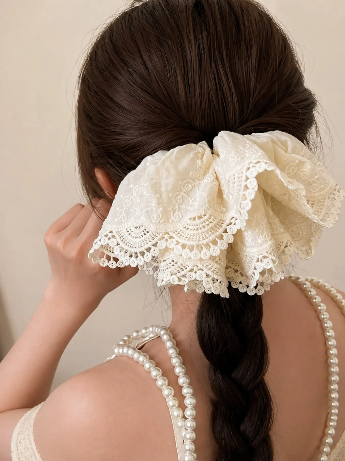 Extra Large Lace Embroidered Hair Donut, Non-Pressing High Elasticity Design, Comfortable and Stylish Hair Accessory for Daily Use, Scrunchies for Hair, Boho Hair Accessories