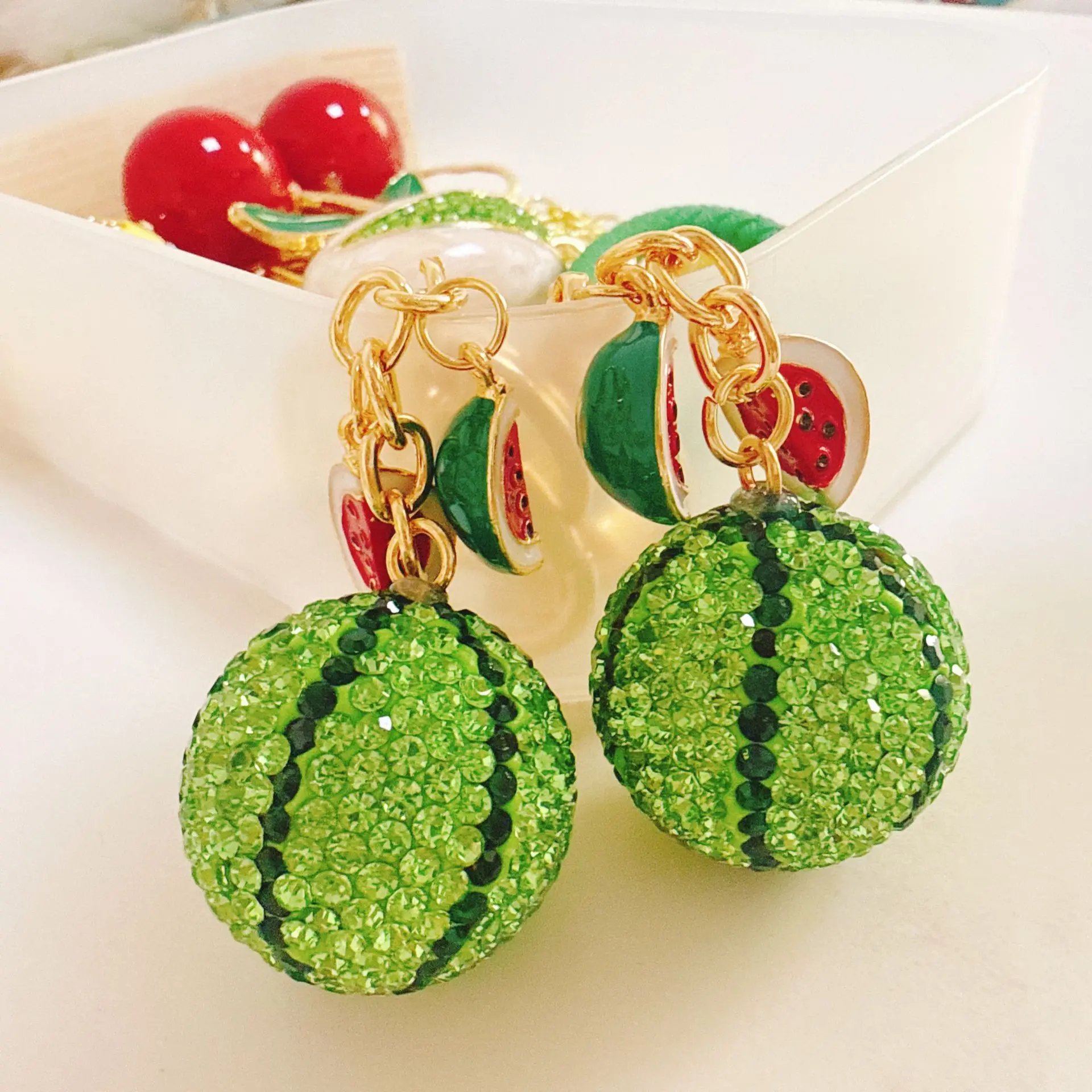 Sparkling Fruit Garnet Watermelon Keychain, Cute Fruit Slice Design, Durable Glossy Charm, Perfect Gift for Women & Men, Keychain for Bags