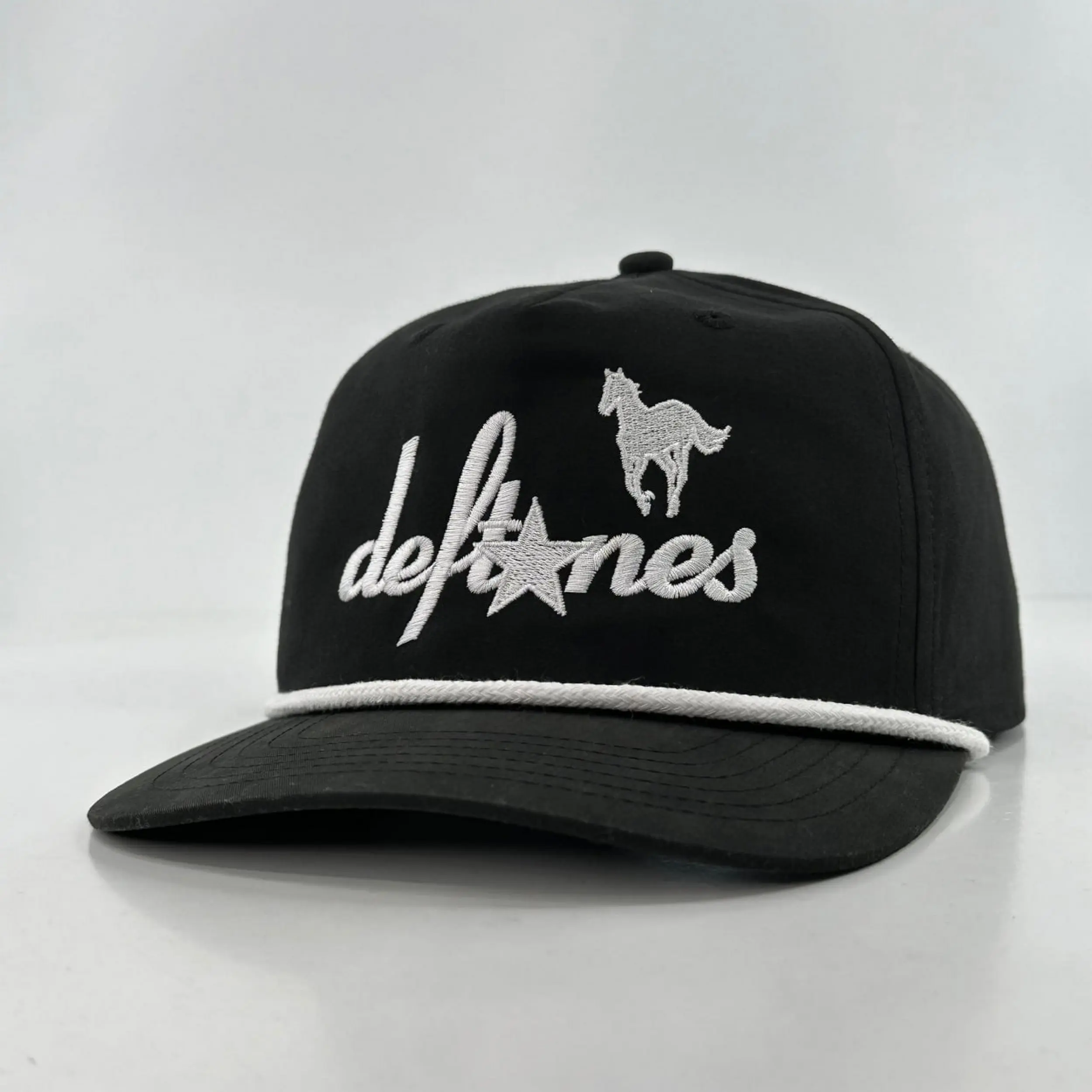 Deft0nes Embroidered Vintage Hat, Retro Music Band Snapback Hat Design, Unisex Mesh Cotton Trucker Hat, Perfect Gift for Deftones Fans