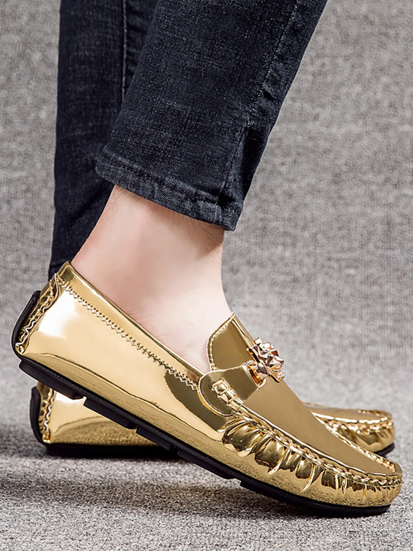 Men's Shiny Gold and Black Loafers, Slip-on Driving Shoes, Comfortable and Soft Driving Shoes, Flat Casual Dress Shoes, Versatile Shoes for Commuting, Business, Office, Parties, and Banquets, Lightweight, Non-slip, and Everyday Wear, Durable Casual Shoes