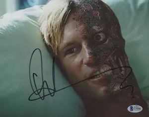 Aaron Eckhart Signed 'The Dark Knight' 8x10 Photo (Beckett COA) - Harvey Dent/2-Face