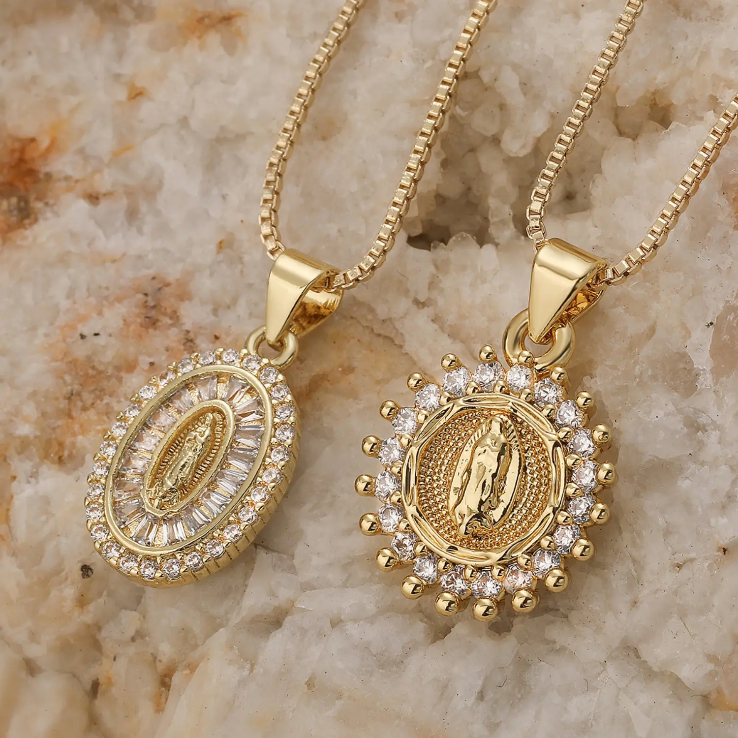 Unisex Fashionable Sports & Outdoor Necklace - Lightweight Alloy Base with Colorful Simulated Zircon Gemstone Pendant, Versatile Casual Elegant Jewelry Accessory, no