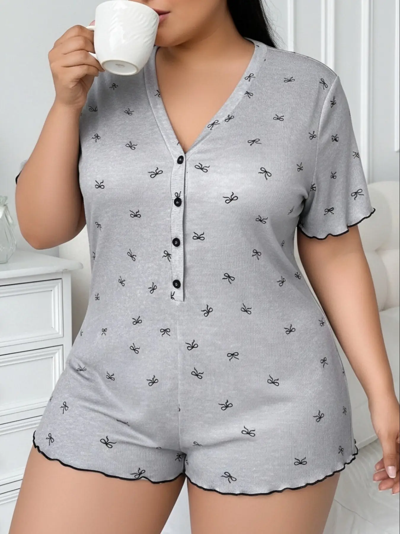 Women's Plus Size Bow Print Ribbed Button Jumpsuit, Casual Comfy Jumpsuit, Casual Slim-Fitting Home Sleepwear, Short Sleeve All over Print Loungewear, Womenswear