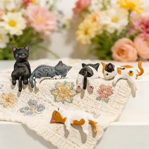 5PCS Cartoon Mini Cat Figurines, Cute Kawaii Cat Ornaments for Computer Monitor Topper, Car Dashboard Decoration, Office Desk Home Decor Gift