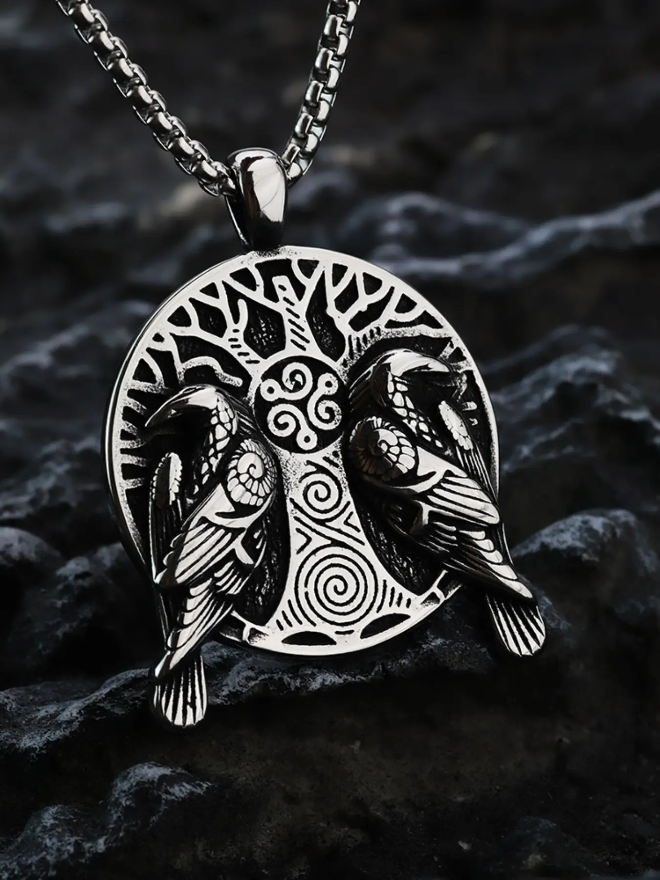 Viking Raven Tree of Life Pendant Necklace Stainless Steel, Norse Mythology Jewelry, Unisex Odin Amulet Gift, Suitable for Daily Wear, Charm Necklaces, Birthday Gift Jewelry