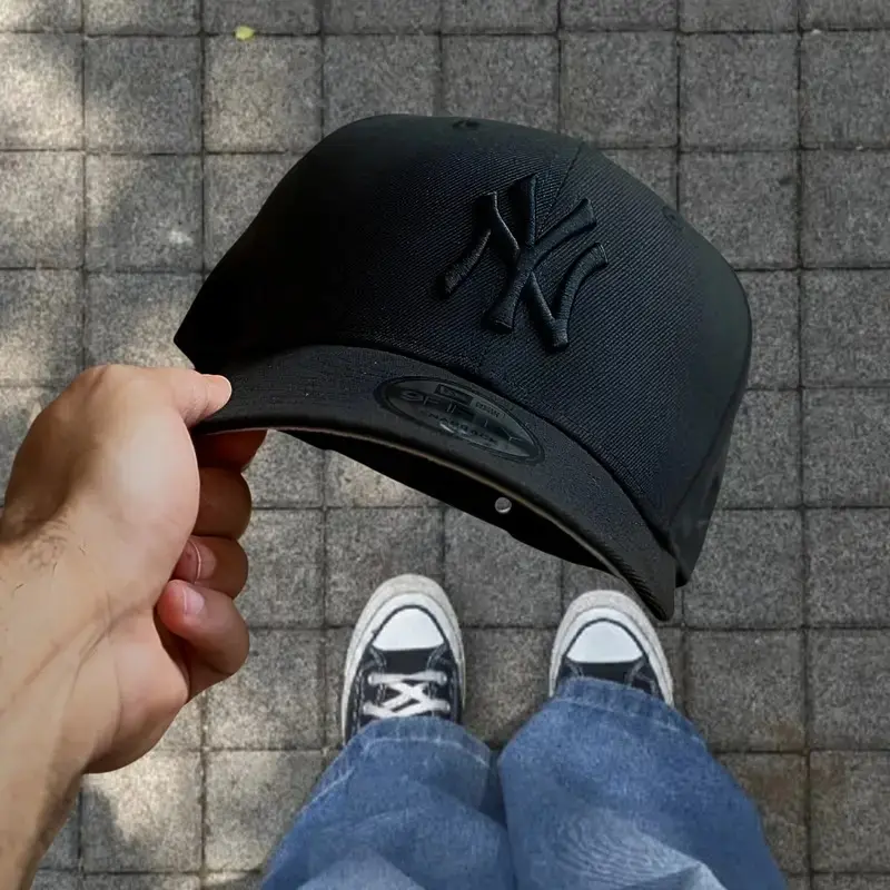 New Era MLB New York Yankees 9FORTY Adjustable Cap Angel Embroidery Side Patch Curved Brim Strapback Hat White Black NY Logo Baseball Hat for Men and Women, Streetwear Hip Hop, Limited Edition