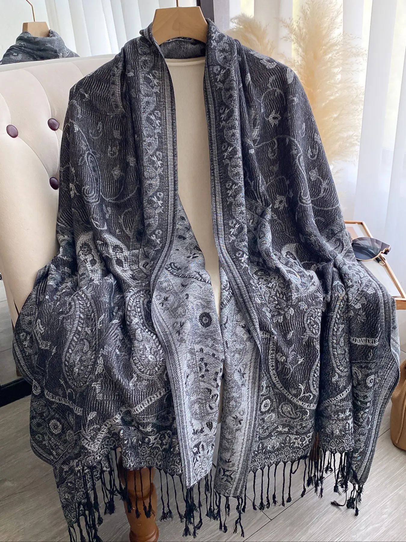 Elegant Boho Floral Pashmina Scarf, Long Fringe Shawl, Fashion Shawl, Woven Fabric, All Seasons Wear, Moderate Thickness, Stylish Women's Accessory, Boho Style Scarf, Fringe Trim Shawl