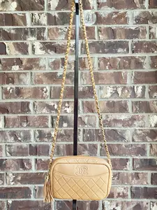 Pre-owned CHANEL Leather Shoulder Bags Caviar Quilted Medium Coco Tassel Camera Case Tan 82927