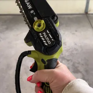 PULITUO 6 Inch Electric Chainsaw Cordless, Small Battery Powered Chainsaw, Lightweight Handheld Chain Saw, for Tree Branches, Wood Cutting, Pruning