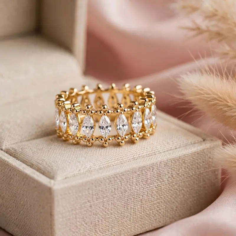 Anillo Corona de Reina - Marquise Eternity Ring Dorado - Anillo Eternidad con Zirconias Marquise
