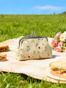 Canvas flower random pattern mini coin purse, cute coin purse, suitable for cosmetics, unisex gifts, very suitable for Mother's Day